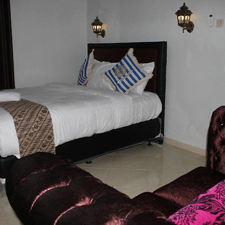 Hotel Renaya Griya Salakan Exterior foto