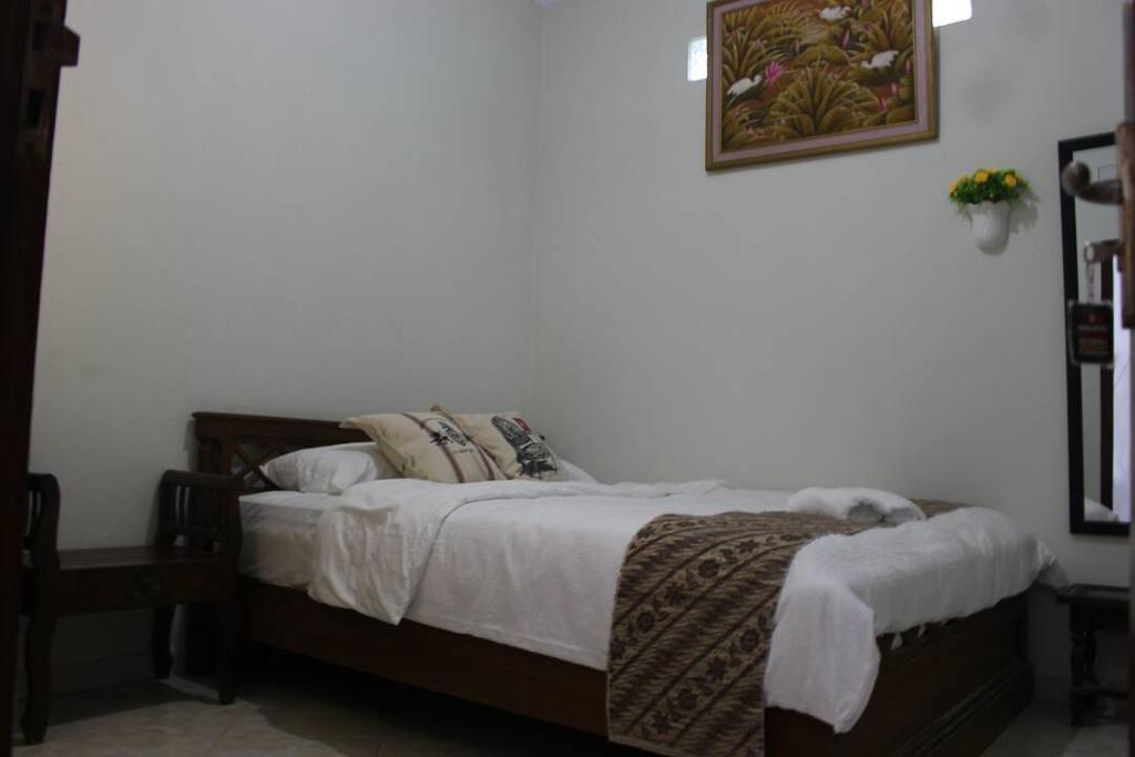 Hotel Renaya Griya Salakan Exterior foto